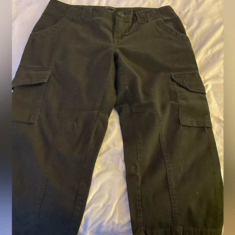Black capris